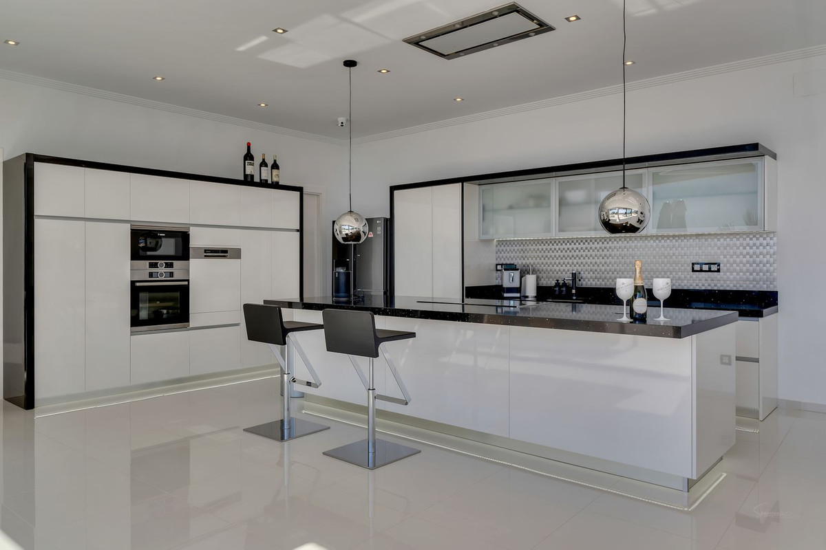 4 Bed Townhouse for sale in Calpe Costa Blanca, Alicante, Spain