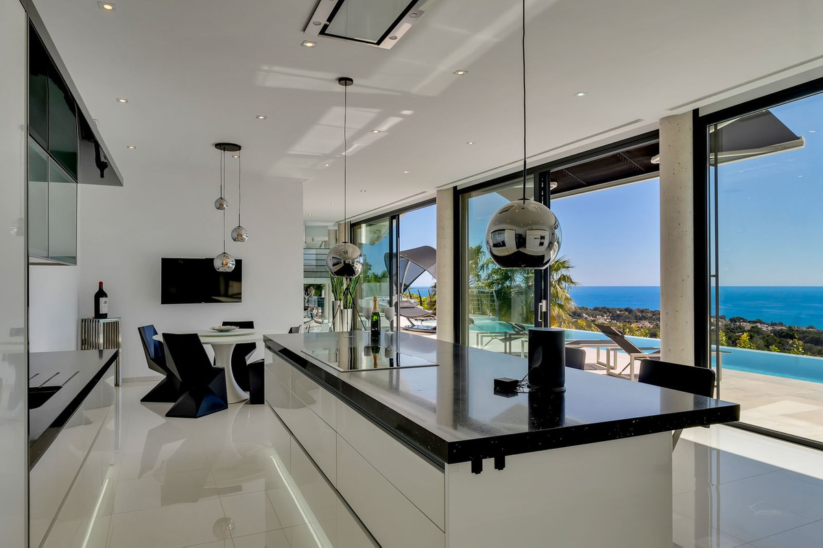 4 Bed Townhouse for sale in Calpe Costa Blanca, Alicante, Spain