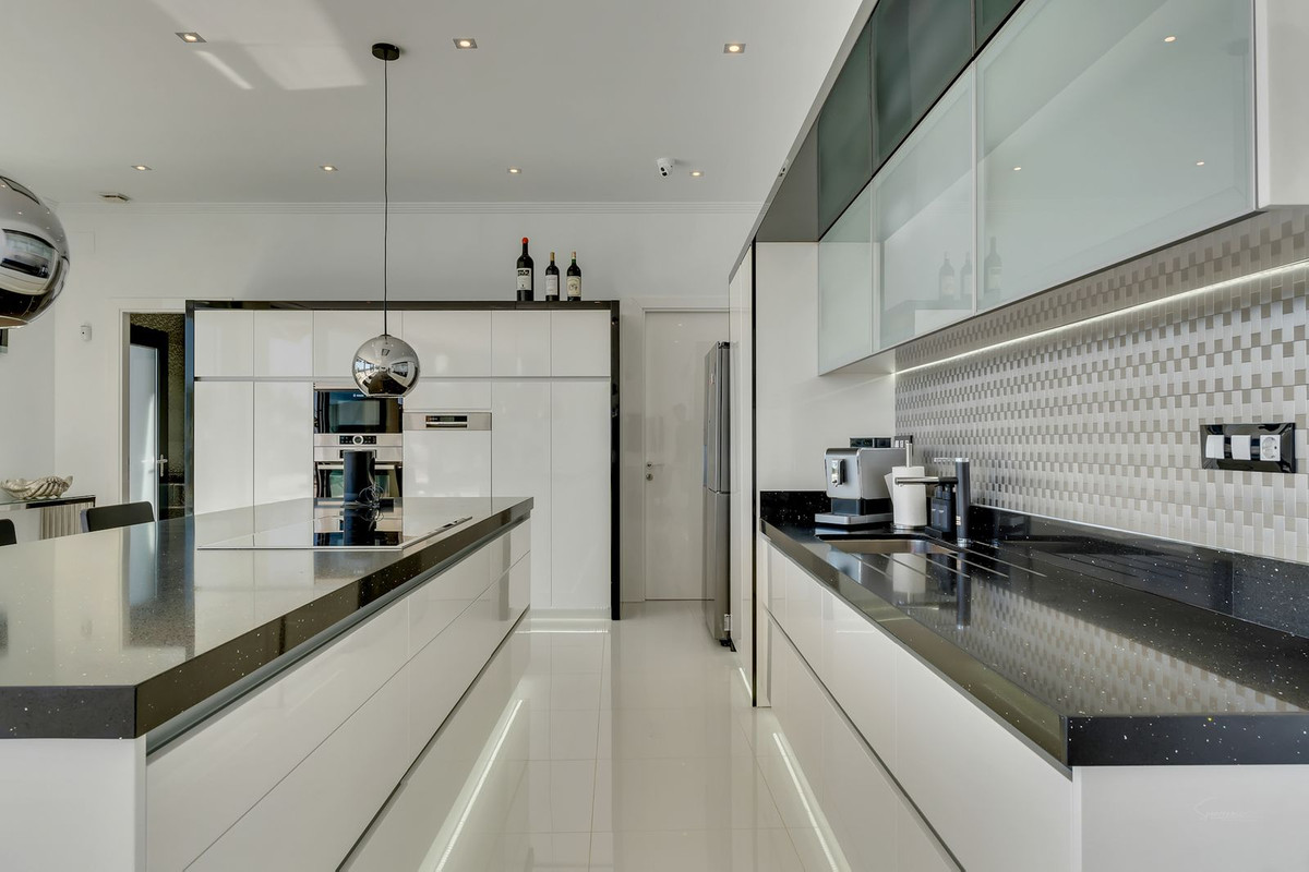 4 Bed Townhouse for sale in Calpe Costa Blanca, Alicante, Spain