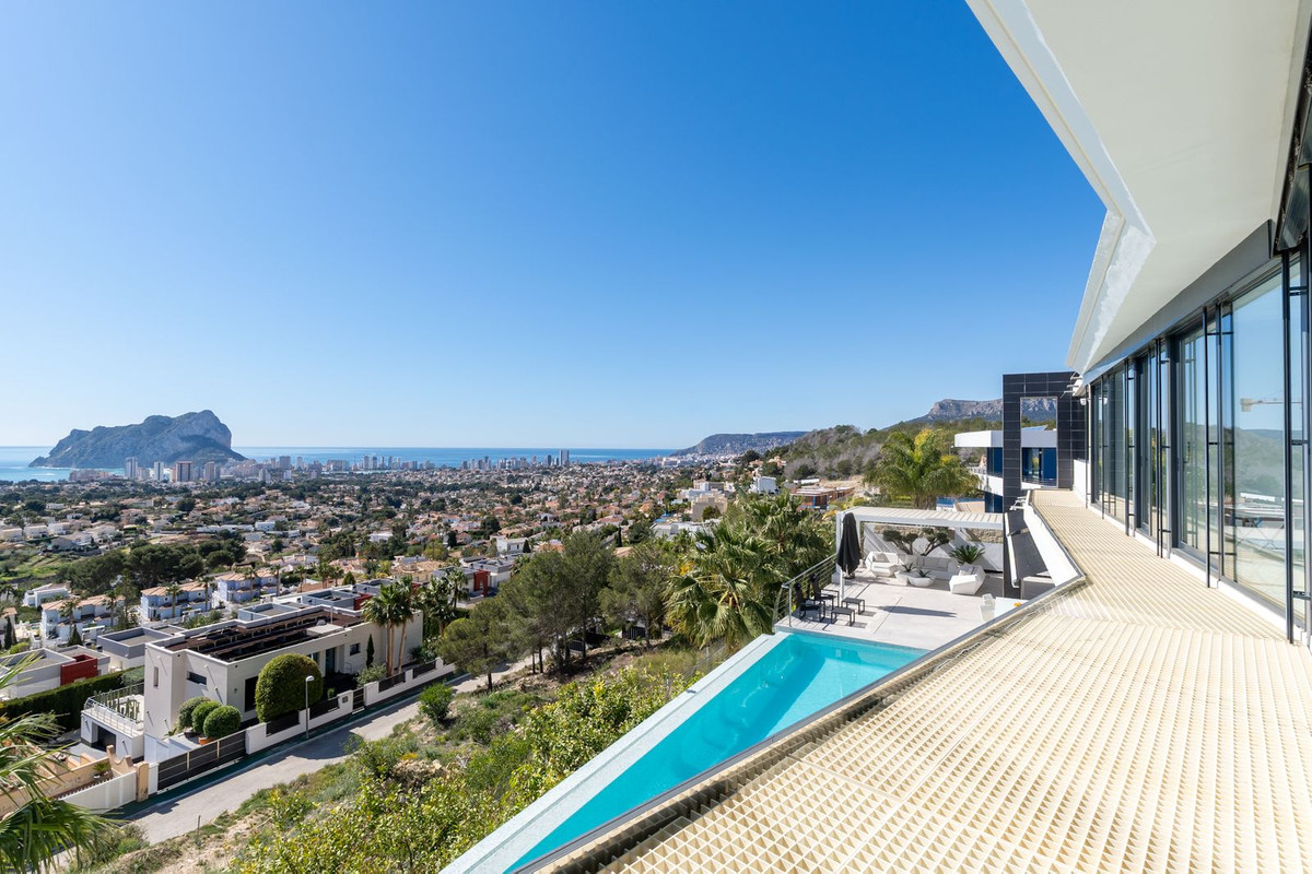 4 Bed Townhouse for sale in Calpe Costa Blanca, Alicante, Spain