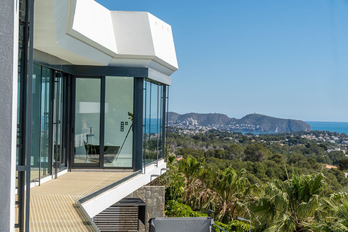 4 Bed Townhouse for sale in Calpe Costa Blanca, Alicante, Spain