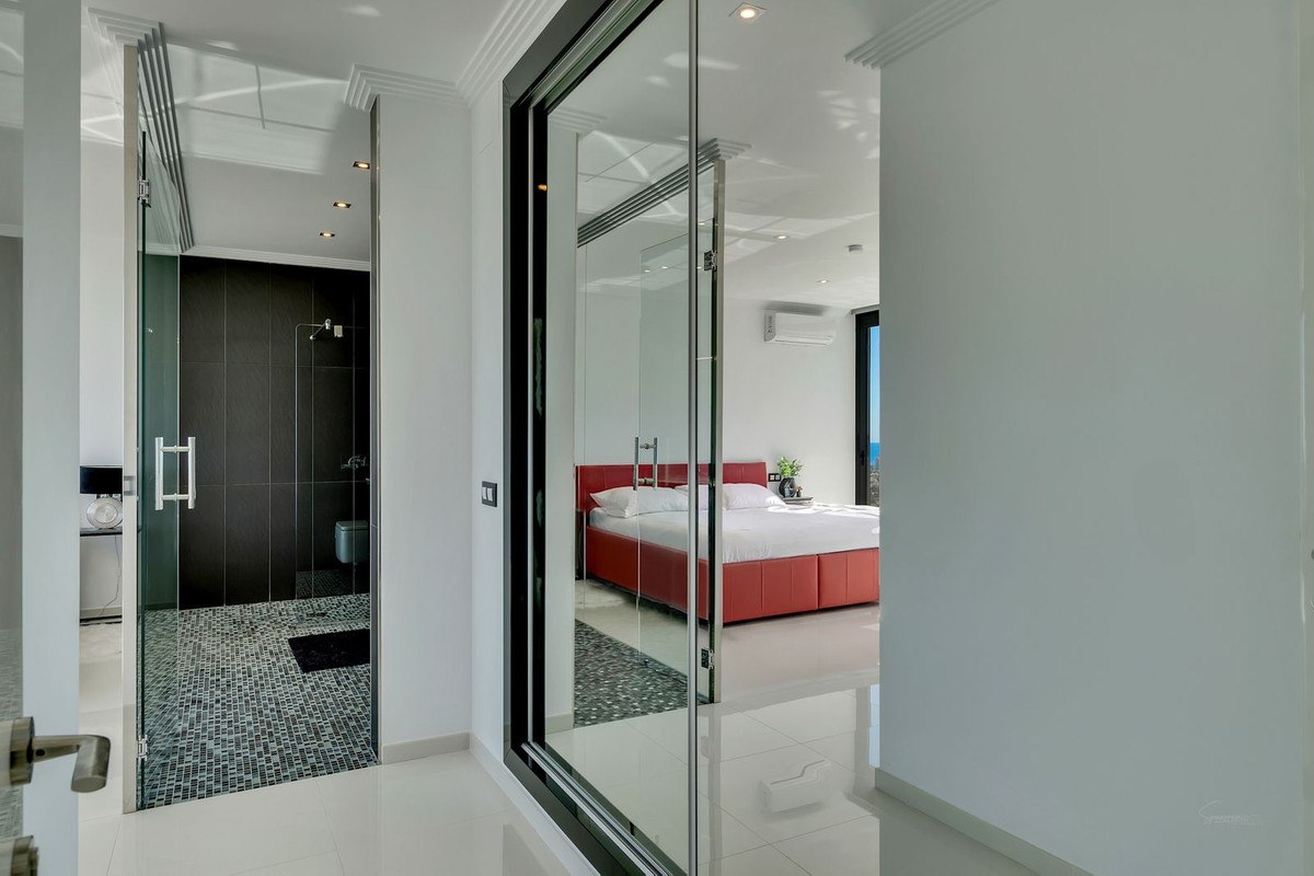 4 Bed Townhouse for sale in Calpe Costa Blanca, Alicante, Spain