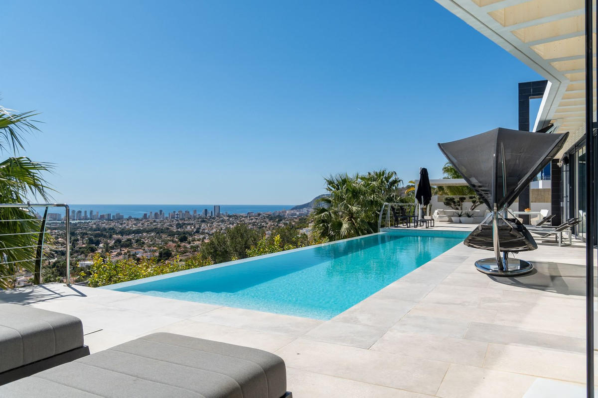 4 Bed Townhouse for sale in Calpe Costa Blanca, Alicante, Spain