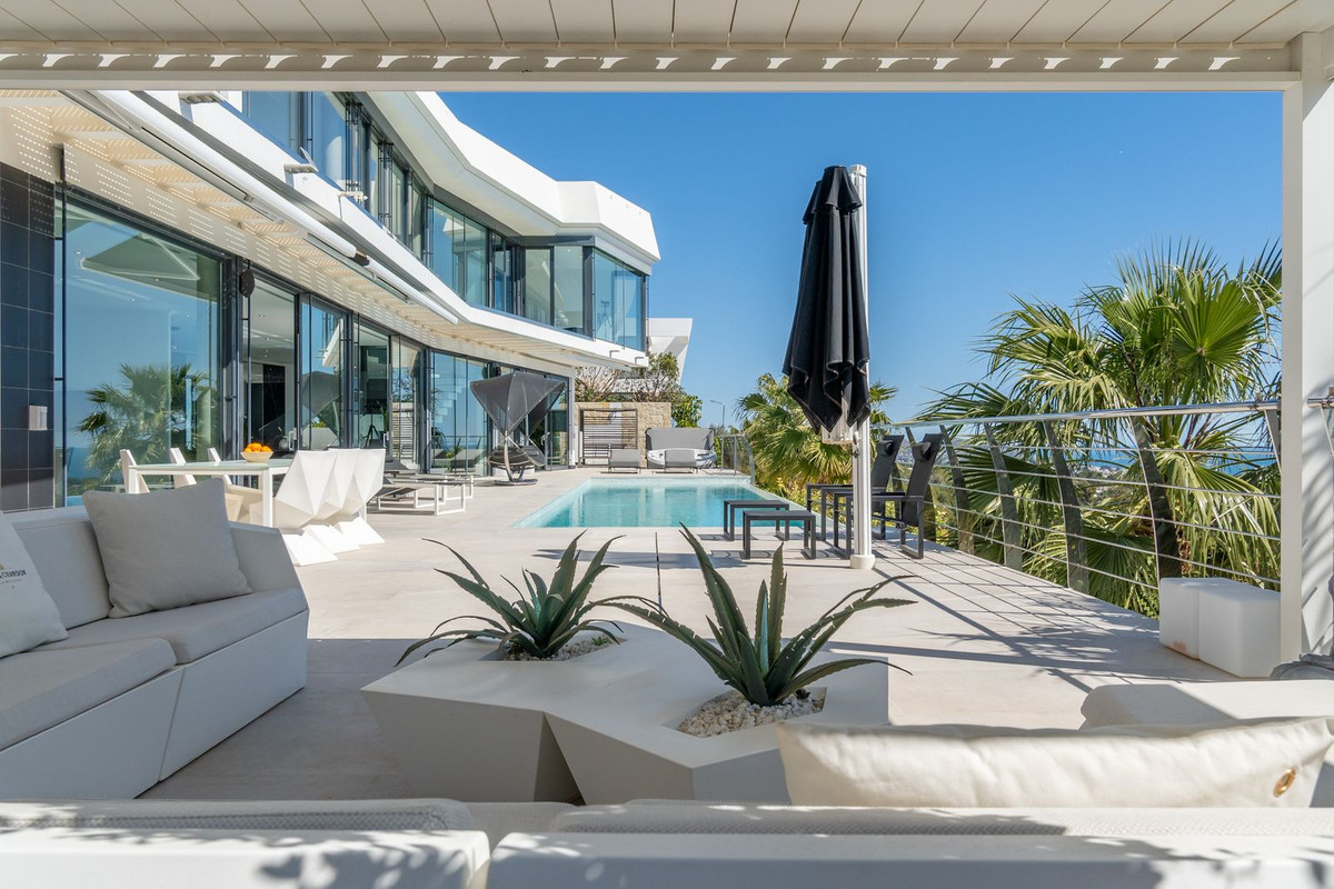 4 Bed Townhouse for sale in Calpe Costa Blanca, Alicante, Spain