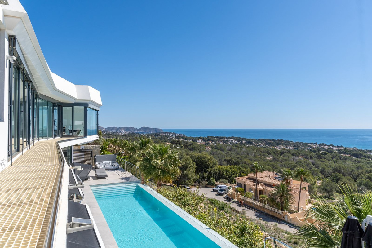 4 Bed Townhouse for sale in Calpe Costa Blanca, Alicante, Spain