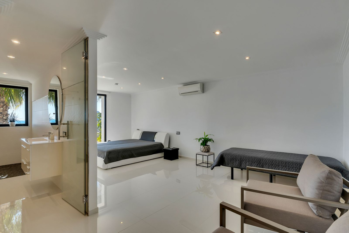4 Bed Townhouse for sale in Calpe Costa Blanca, Alicante, Spain