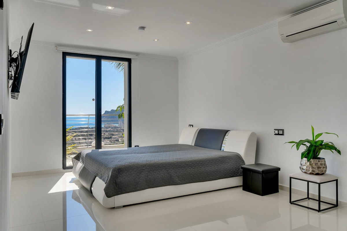 4 Bed Townhouse for sale in Calpe Costa Blanca, Alicante, Spain