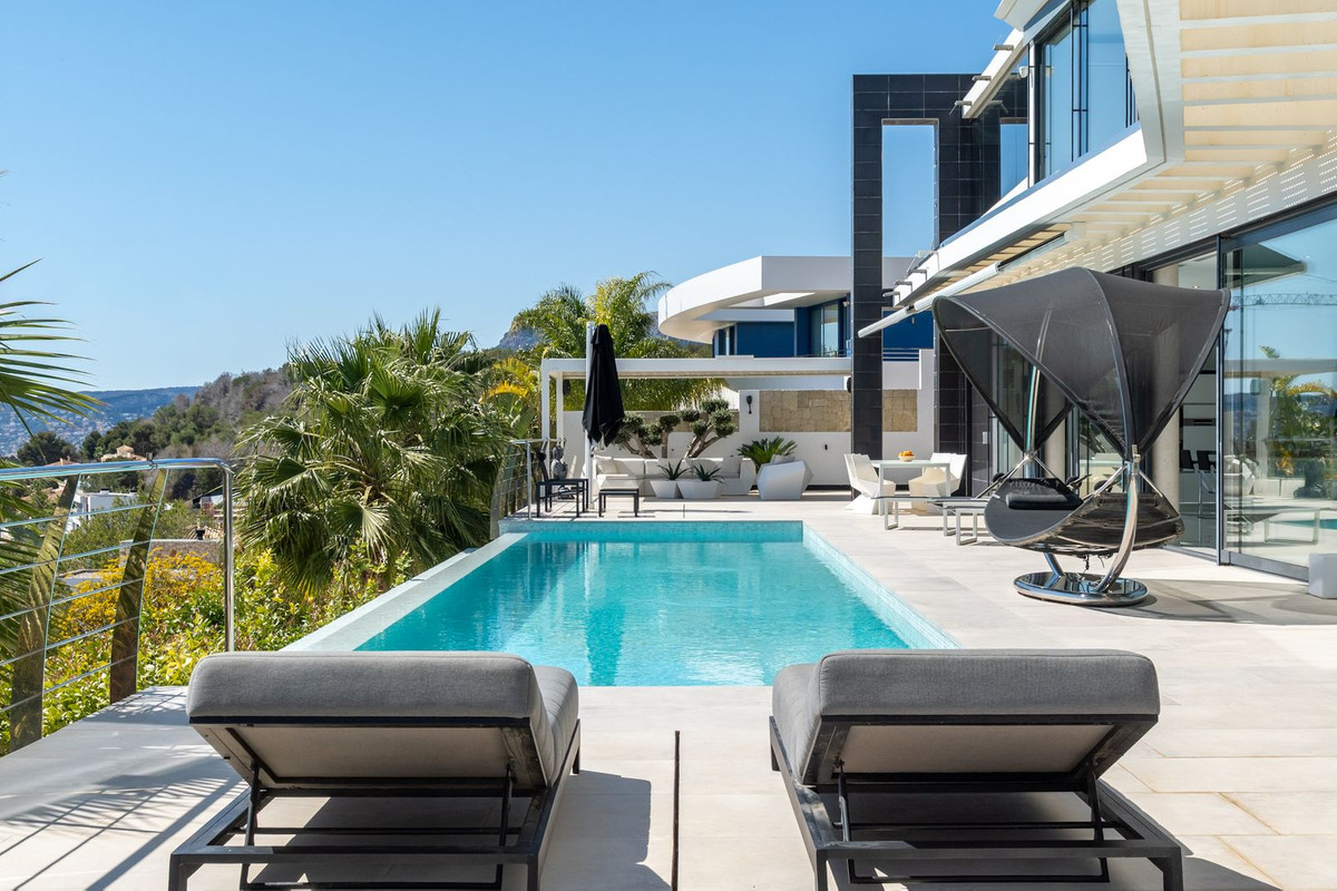 4 Bed Townhouse for sale in Calpe Costa Blanca, Alicante, Spain