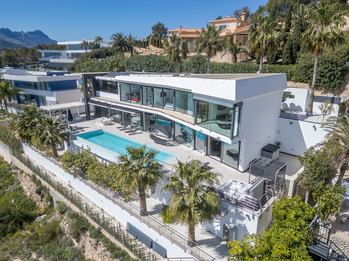 4 Bed Townhouse for sale in Calpe Costa Blanca, Alicante, Spain