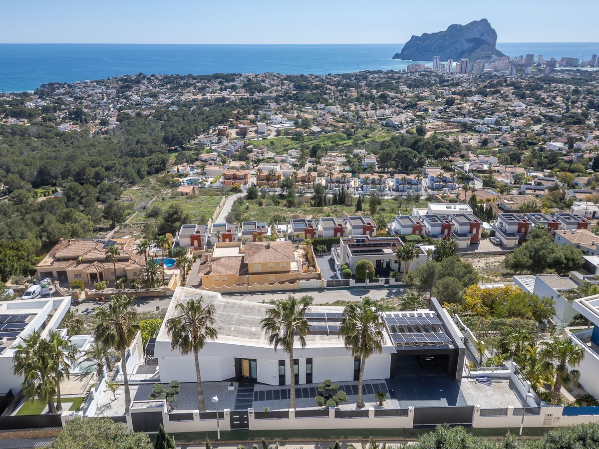 4 Bed Townhouse for sale in Calpe Costa Blanca, Alicante, Spain