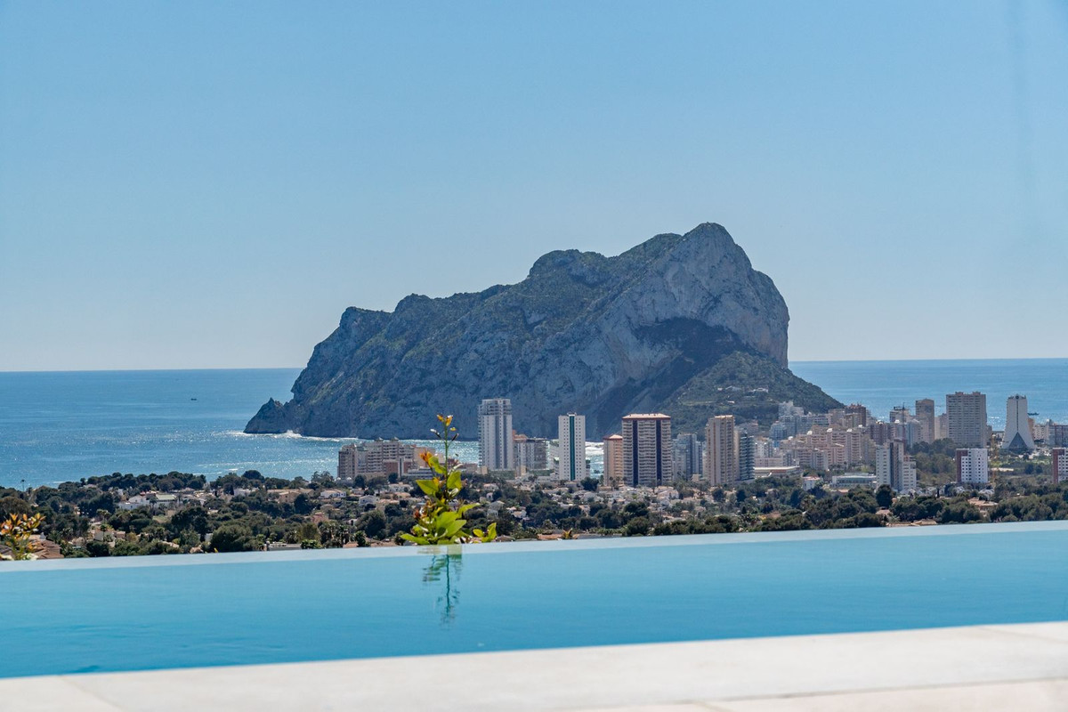 4 Bed Townhouse for sale in Calpe Costa Blanca, Alicante, Spain