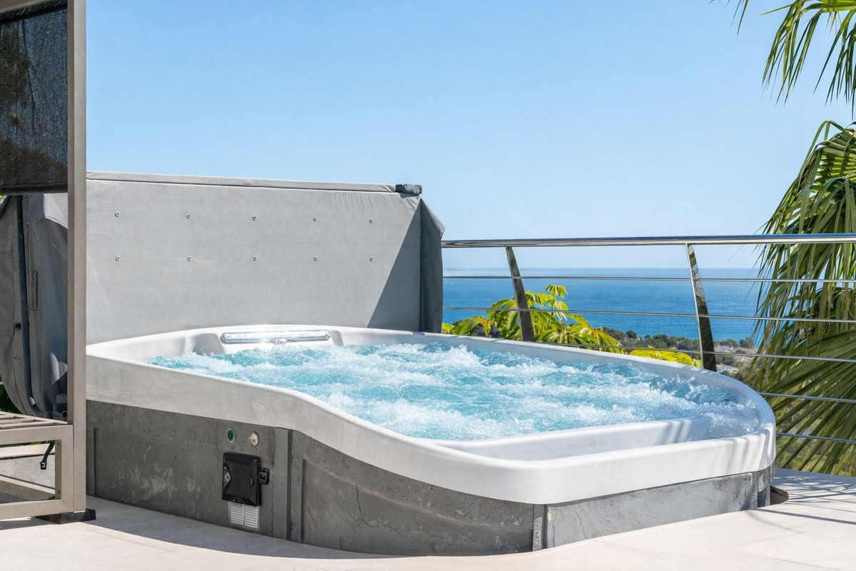4 Bed Townhouse for sale in Calpe Costa Blanca, Alicante, Spain