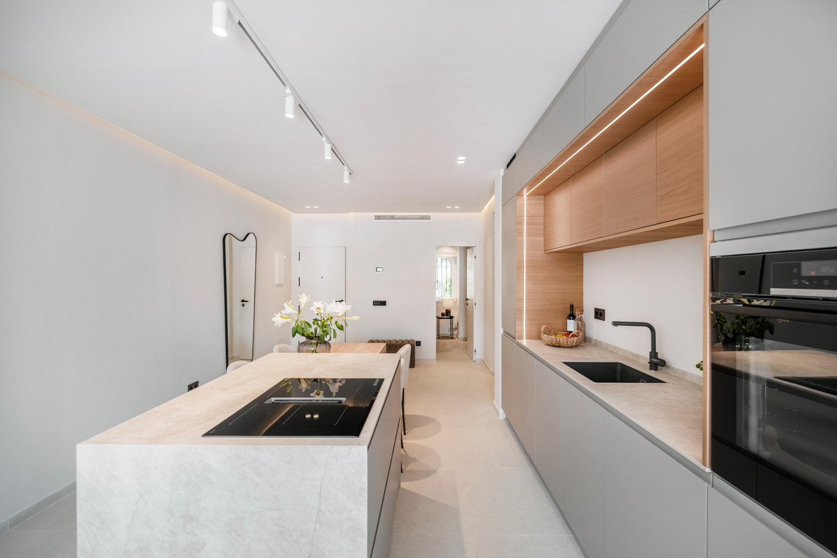 3 Bed Apartment for sale in La Quinta Costa Del Sol, Málaga, Spain