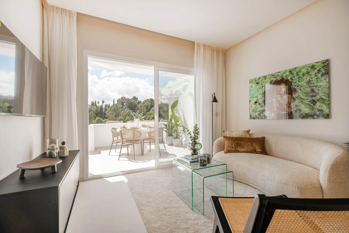3 Bed Apartment for sale in La Quinta Costa Del Sol, Málaga, Spain