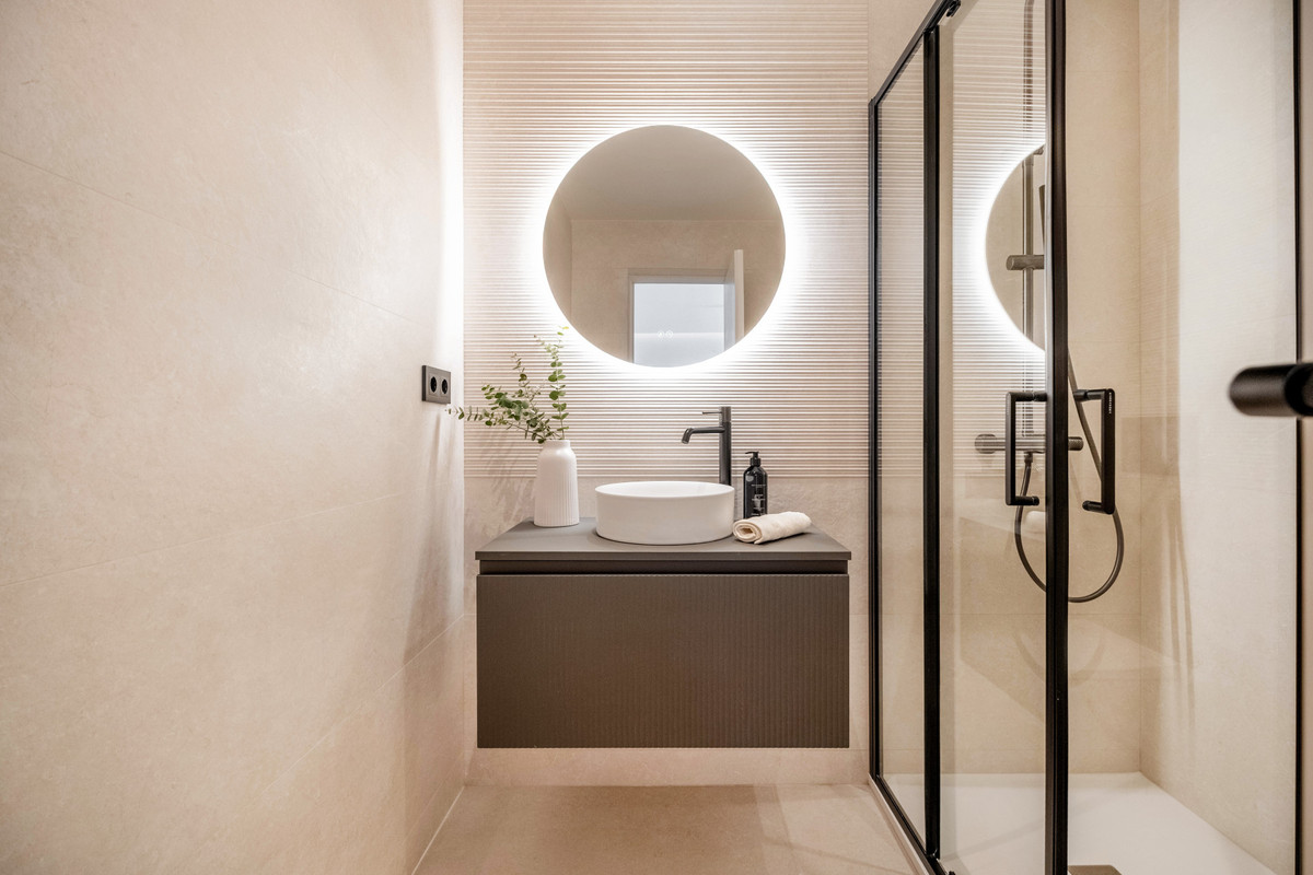 3 Bed Apartment for sale in La Quinta Costa Del Sol, Málaga, Spain