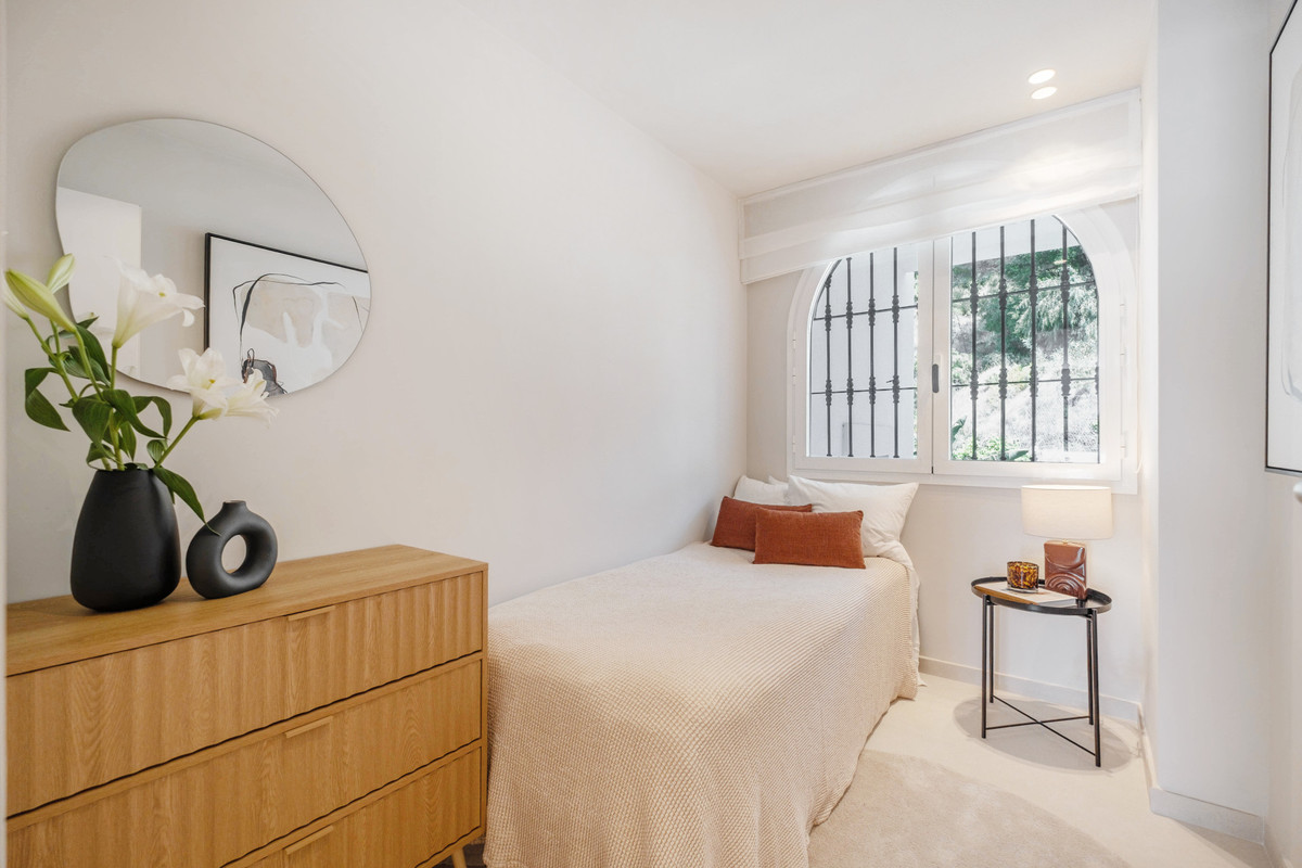 3 Bed Apartment for sale in La Quinta Costa Del Sol, Málaga, Spain