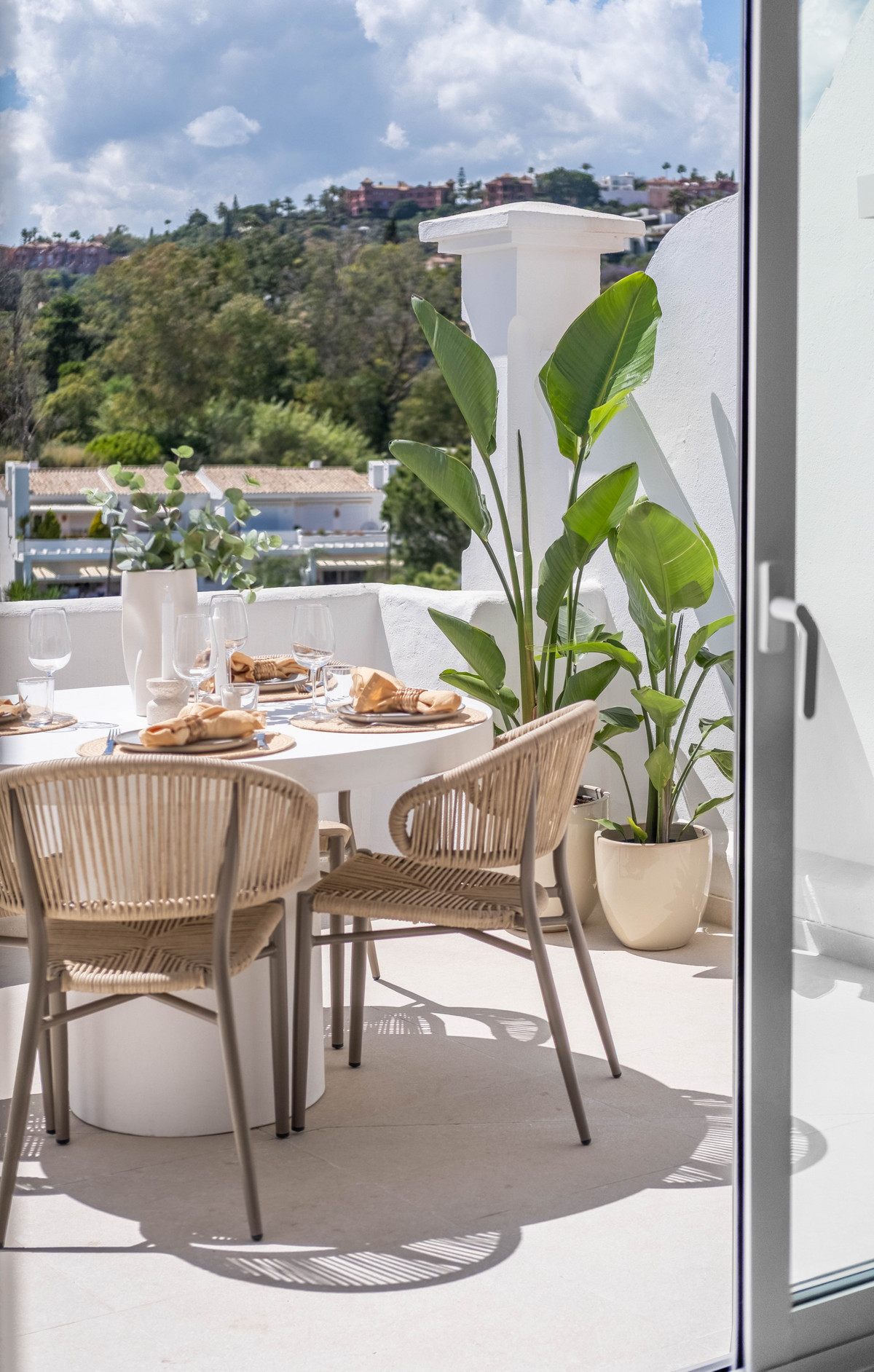 3 Bed Apartment for sale in La Quinta Costa Del Sol, Málaga, Spain