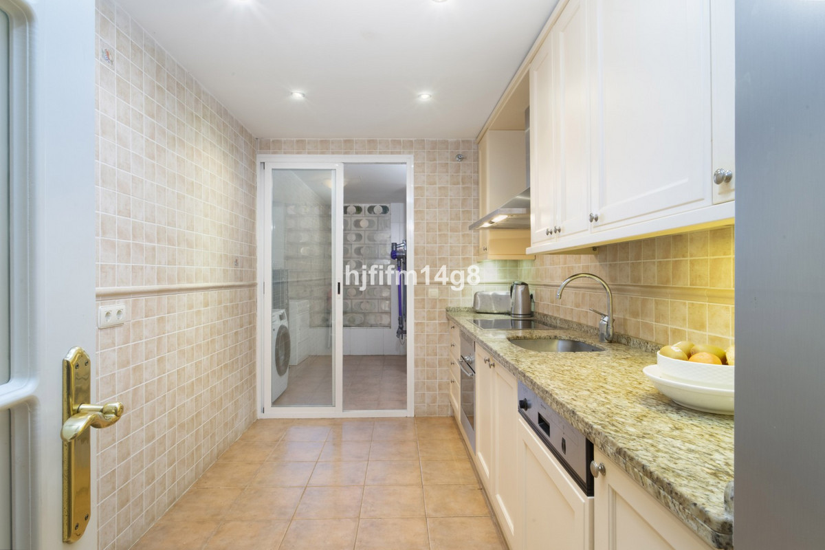 2 Bed Apartment for sale in Puerto Banús Costa Del Sol, Málaga, Spain