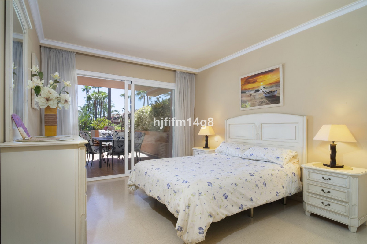 2 Bed Apartment for sale in Puerto Banús Costa Del Sol, Málaga, Spain