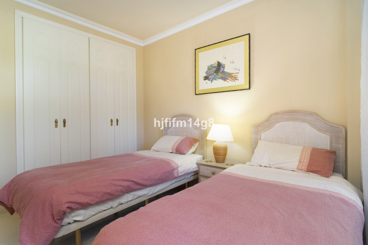 2 Bed Apartment for sale in Puerto Banús Costa Del Sol, Málaga, Spain
