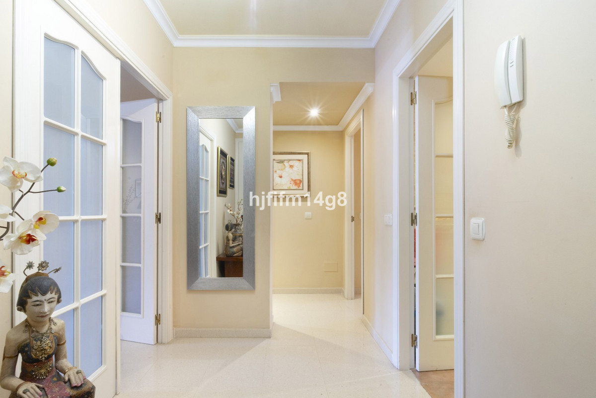 2 Bed Apartment for sale in Puerto Banús Costa Del Sol, Málaga, Spain