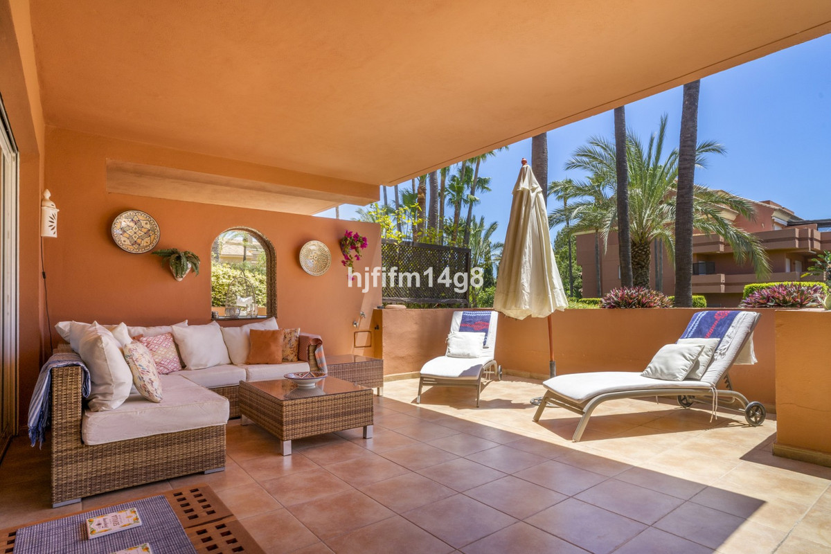 2 Bed Apartment for sale in Puerto Banús Costa Del Sol, Málaga, Spain