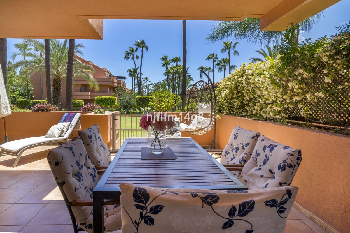 2 Bed Apartment for sale in Puerto Banús Costa Del Sol, Málaga, Spain