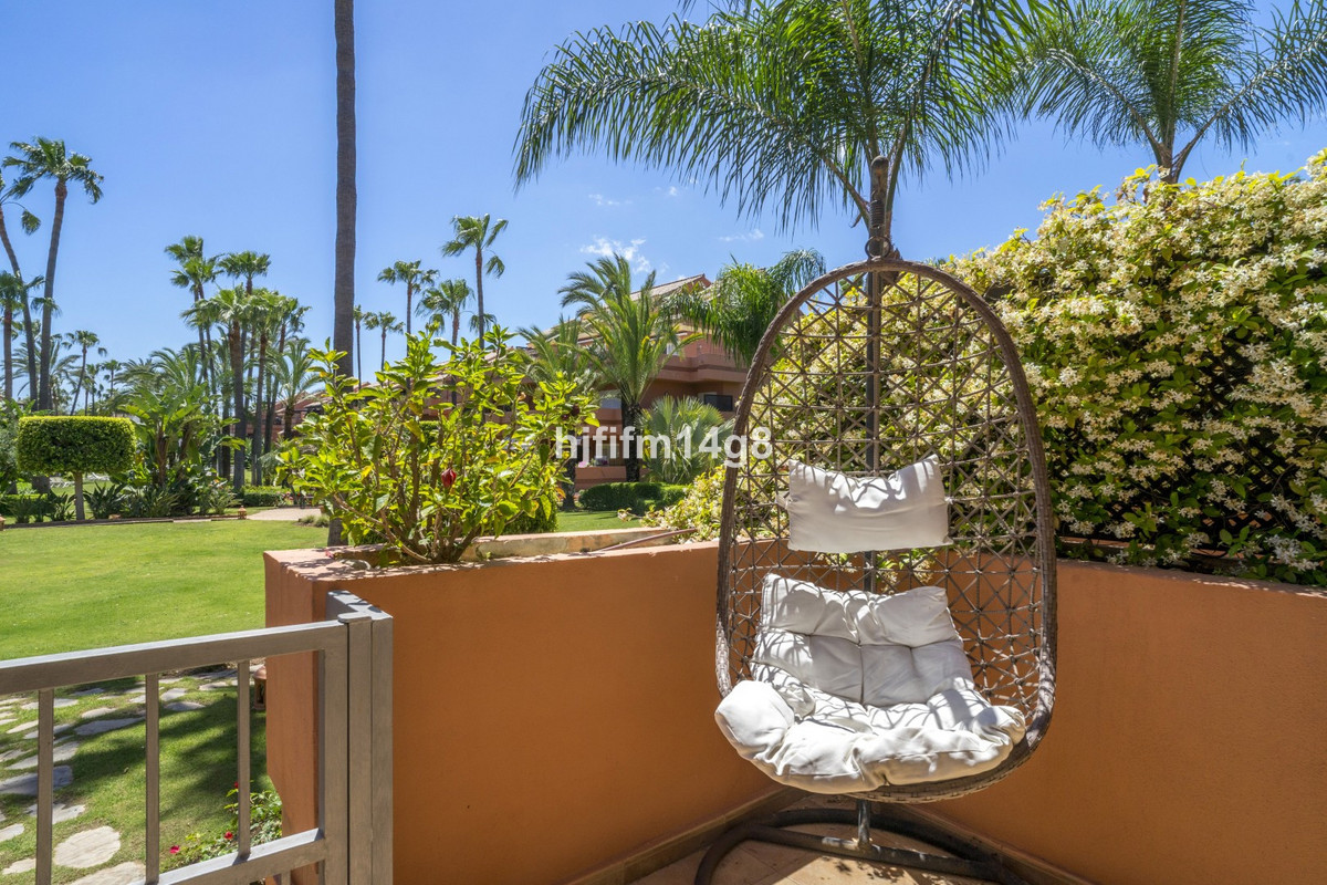 2 Bed Apartment for sale in Puerto Banús Costa Del Sol, Málaga, Spain