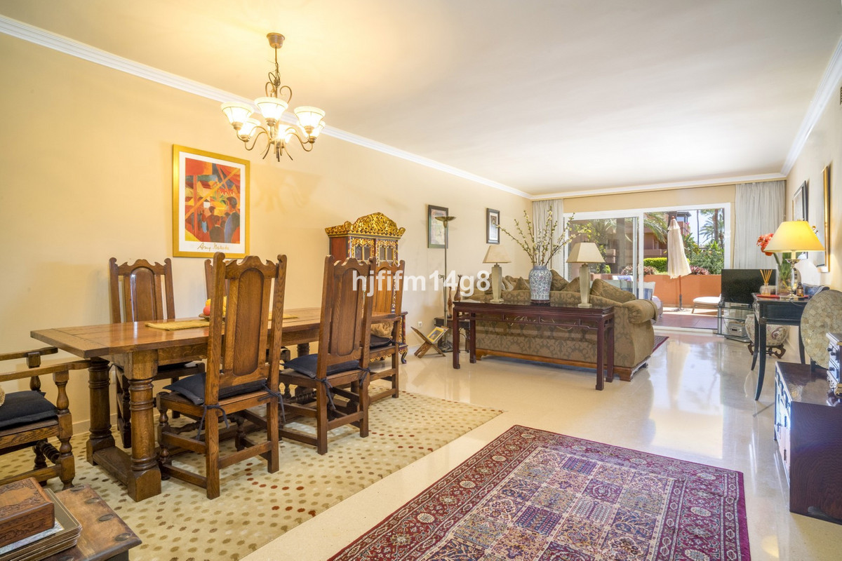 2 Bed Apartment for sale in Puerto Banús Costa Del Sol, Málaga, Spain