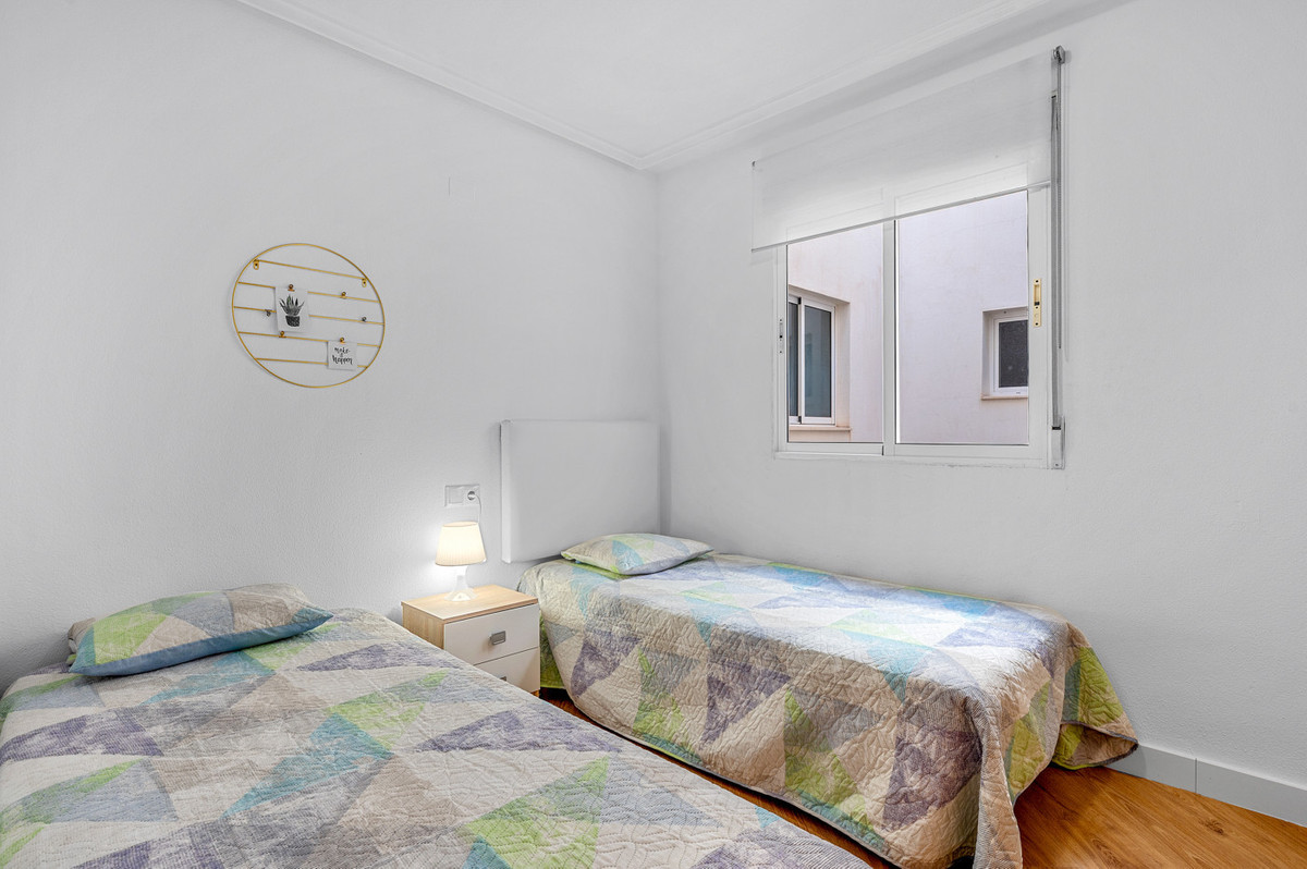 Se vende Apartamento Planta Media de 3 dormitorios en Costa Blanca, Alicante, España