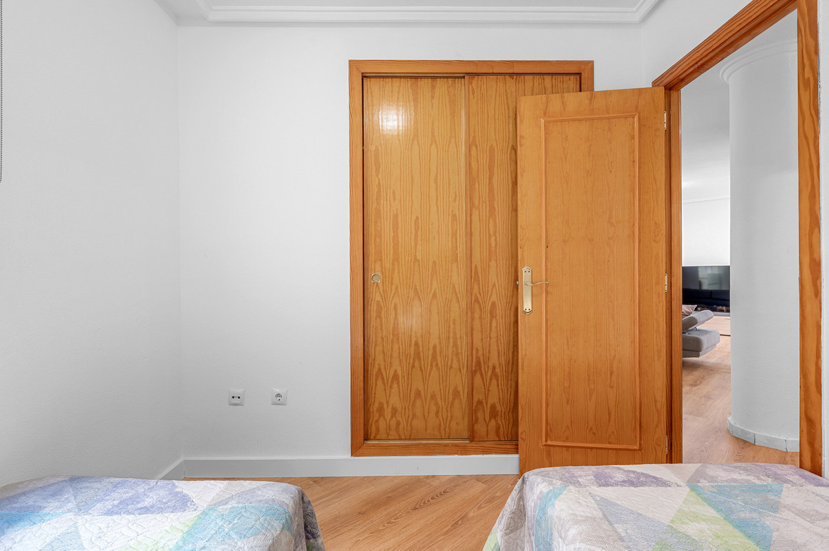 Se vende Apartamento Planta Media de 3 dormitorios en Costa Blanca, Alicante, España