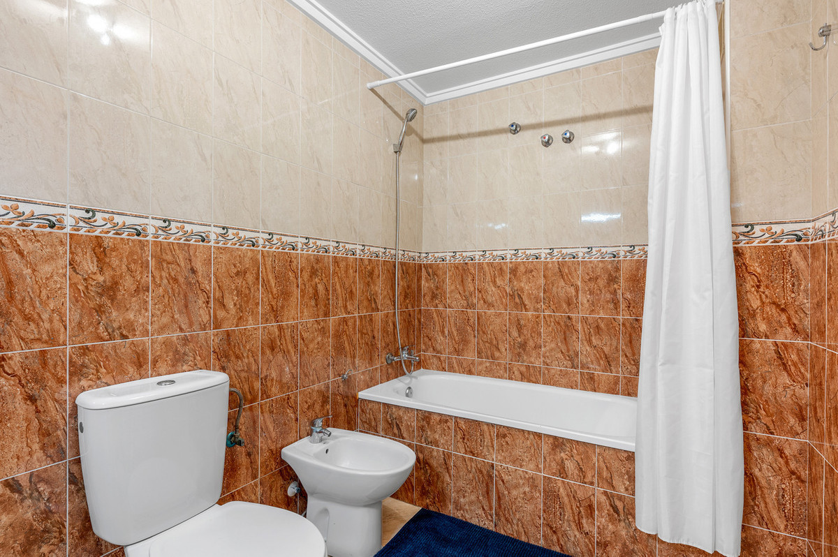 Se vende Apartamento Planta Media de 3 dormitorios en Costa Blanca, Alicante, España