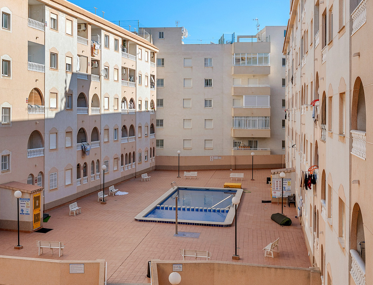 Se vende Apartamento Planta Media de 3 dormitorios en Costa Blanca, Alicante, España