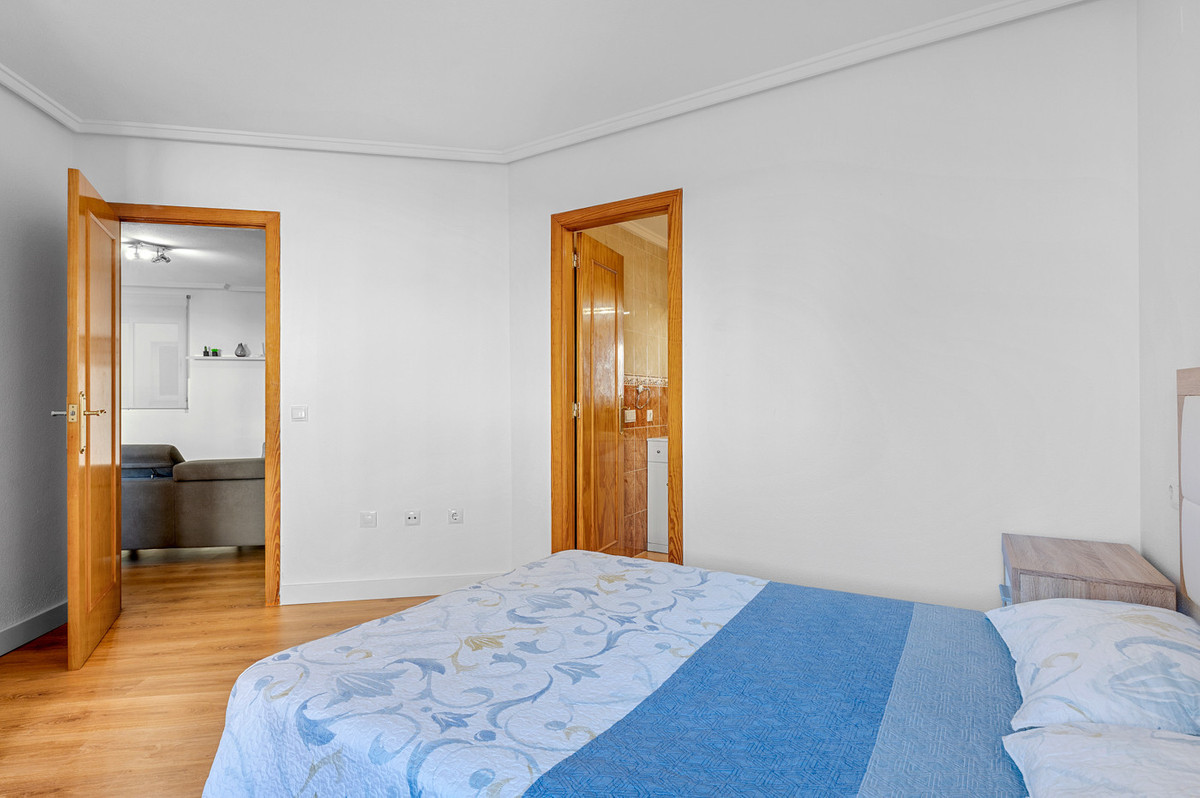 Se vende Apartamento Planta Media de 3 dormitorios en Costa Blanca, Alicante, España