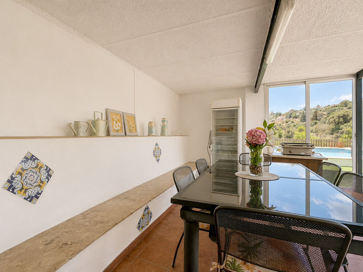 3 Bed Townhouse for sale in Estepona Costa Del Sol, Málaga, Spain