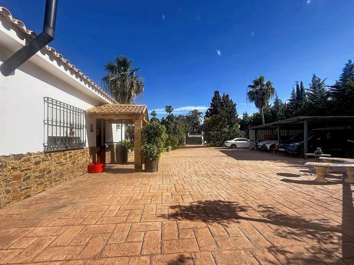 3 Bed Townhouse for sale in Estepona Costa Del Sol, Málaga, Spain