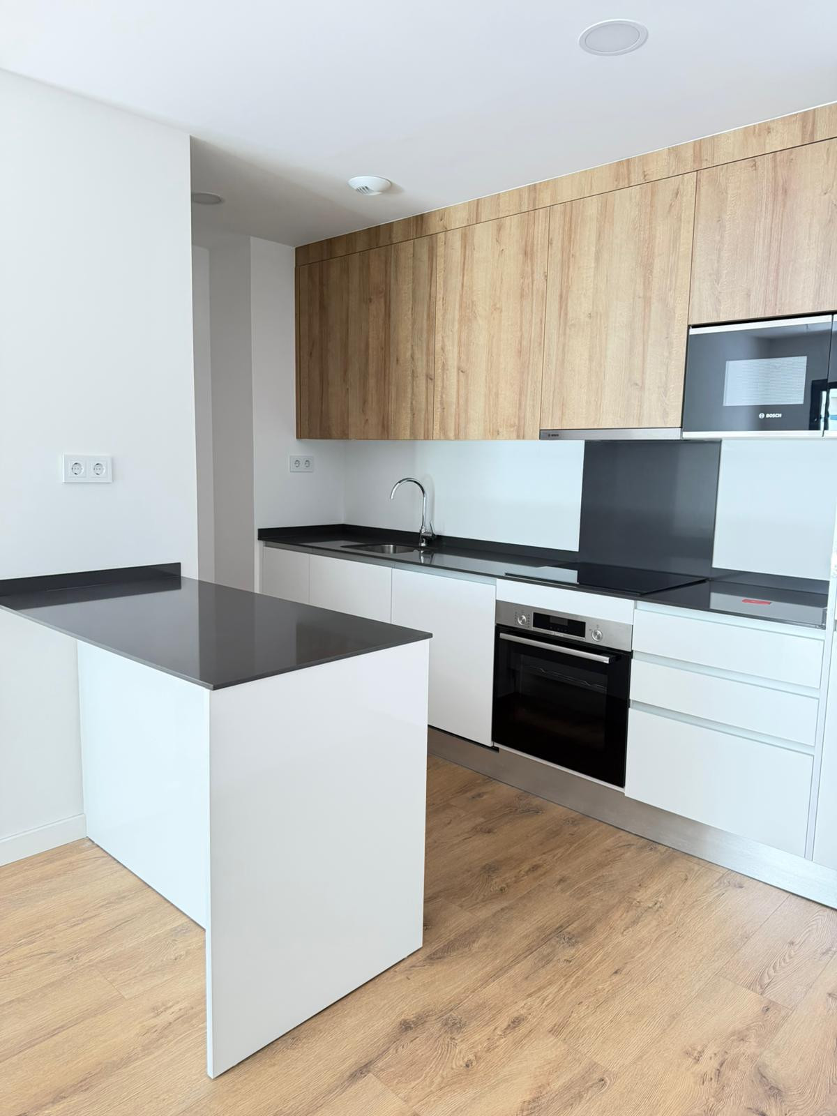 2 Bed Apartment for sale in Estepona Costa Del Sol, Málaga, Spain