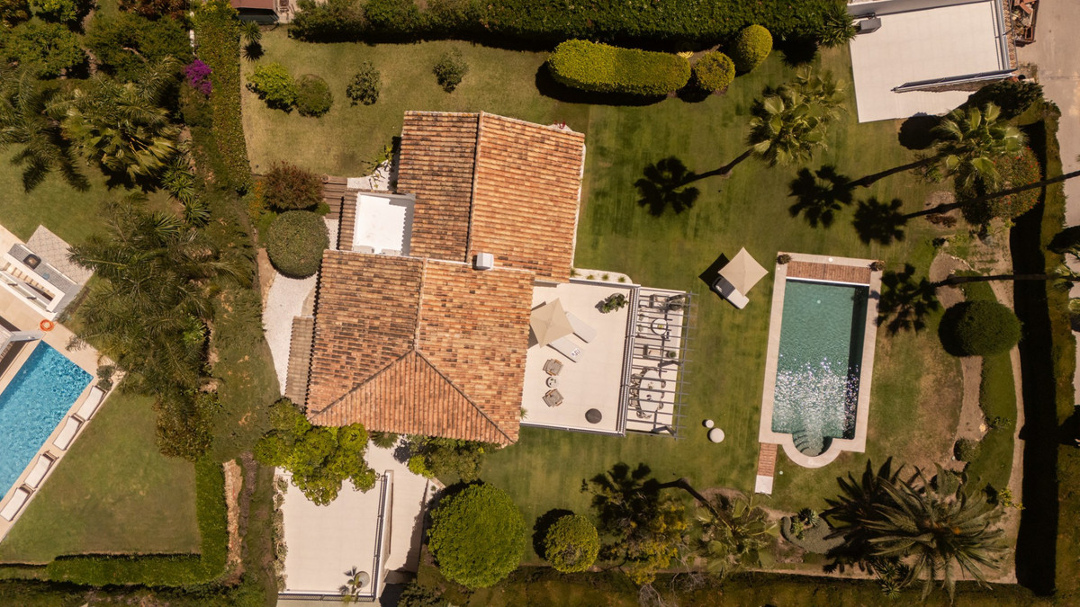 4 Bed Townhouse for sale in Benahavís Costa Del Sol, Málaga, Spain