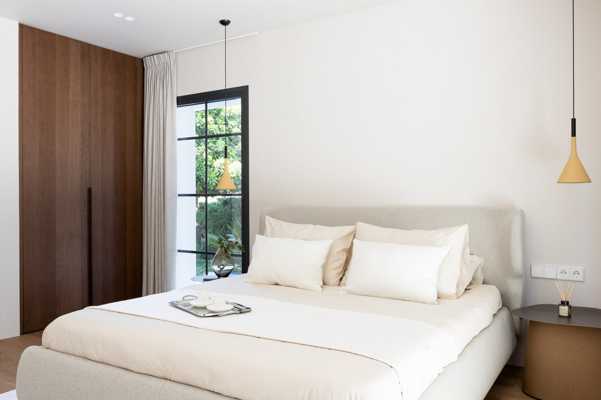 4 Bed Townhouse for sale in Benahavís Costa Del Sol, Málaga, Spain