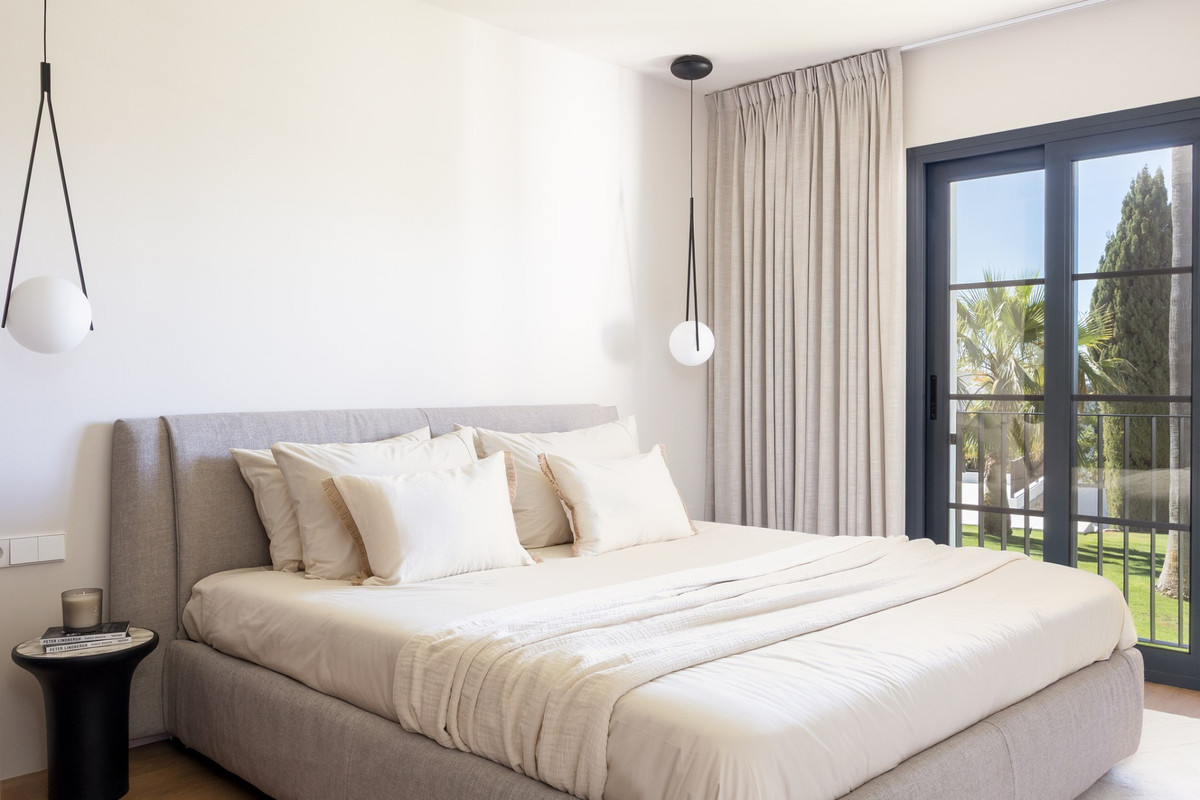 4 Bed Townhouse for sale in Benahavís Costa Del Sol, Málaga, Spain