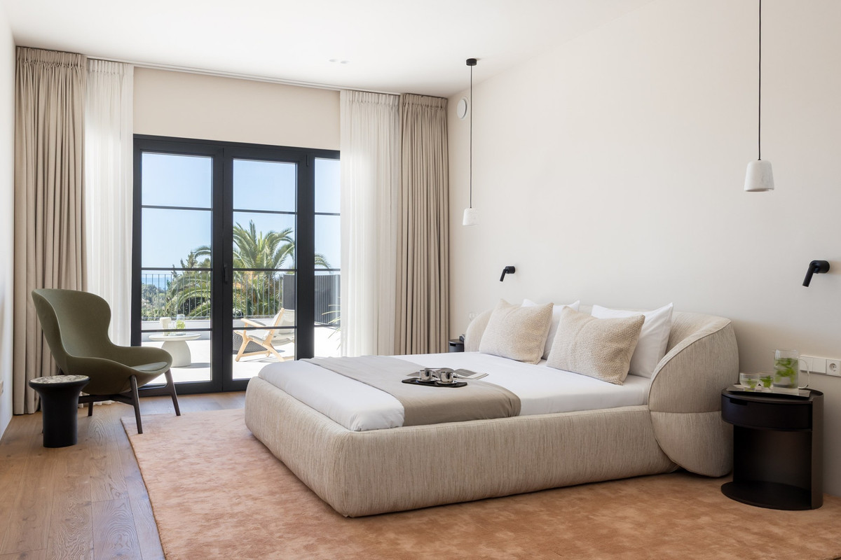 4 Bed Townhouse for sale in Benahavís Costa Del Sol, Málaga, Spain