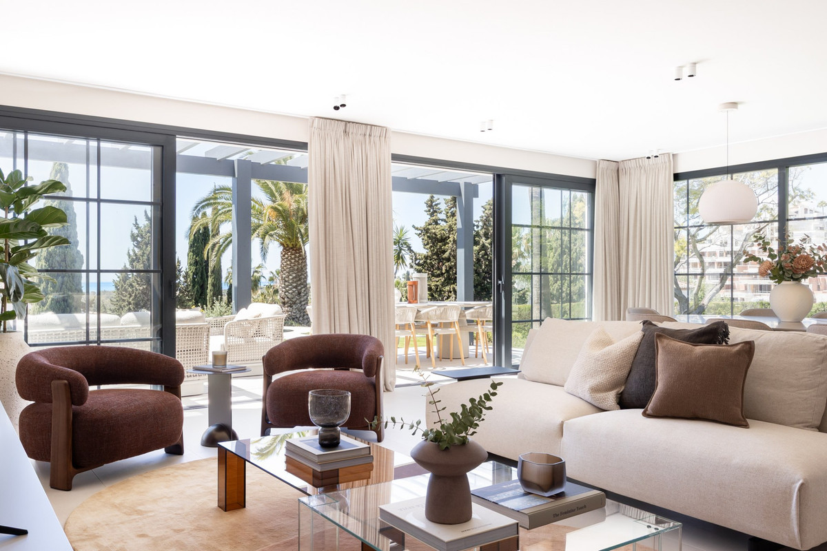 4 Bed Townhouse for sale in Benahavís Costa Del Sol, Málaga, Spain