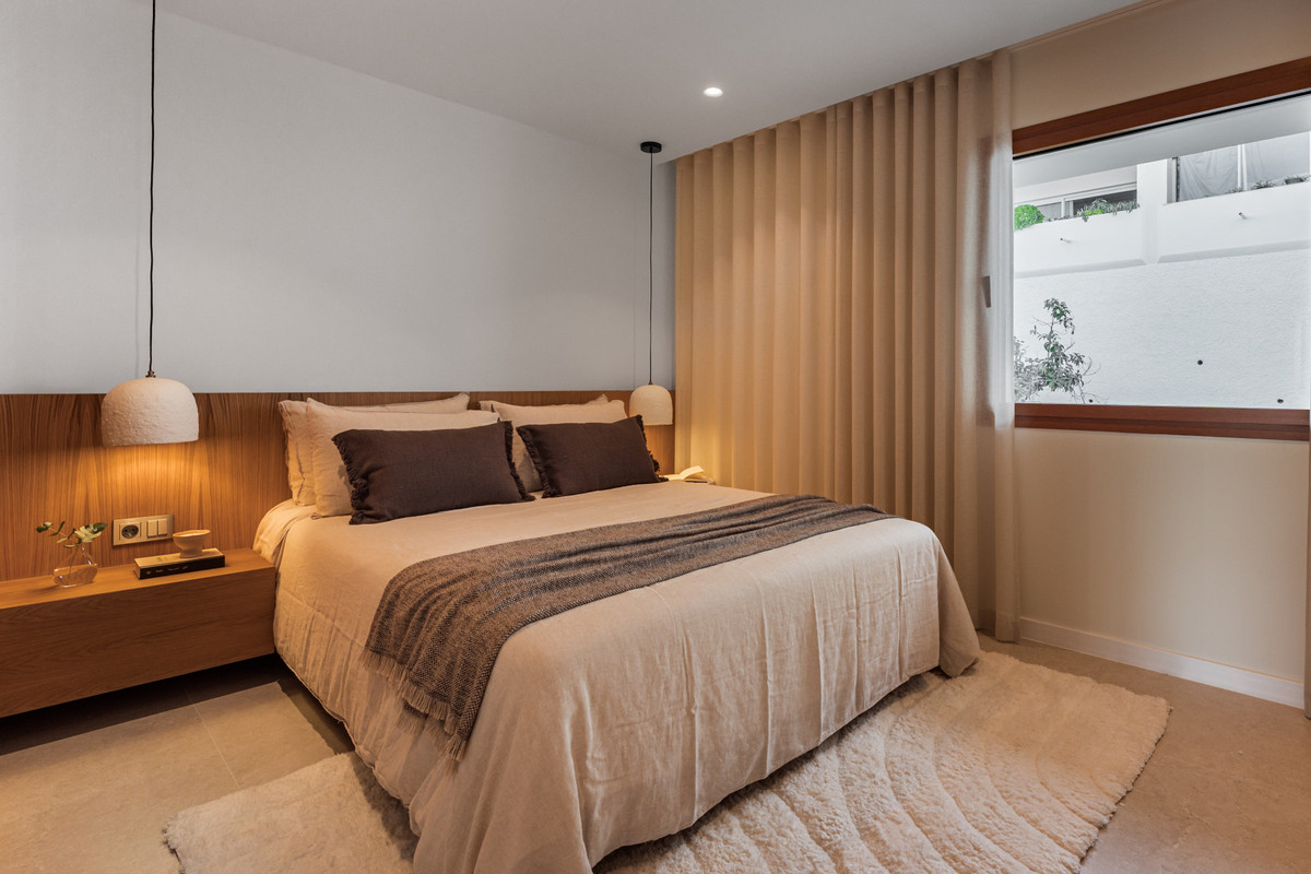 4 Bed Townhouse for sale in Nueva Andalucía Costa Del Sol, Málaga, Spain
