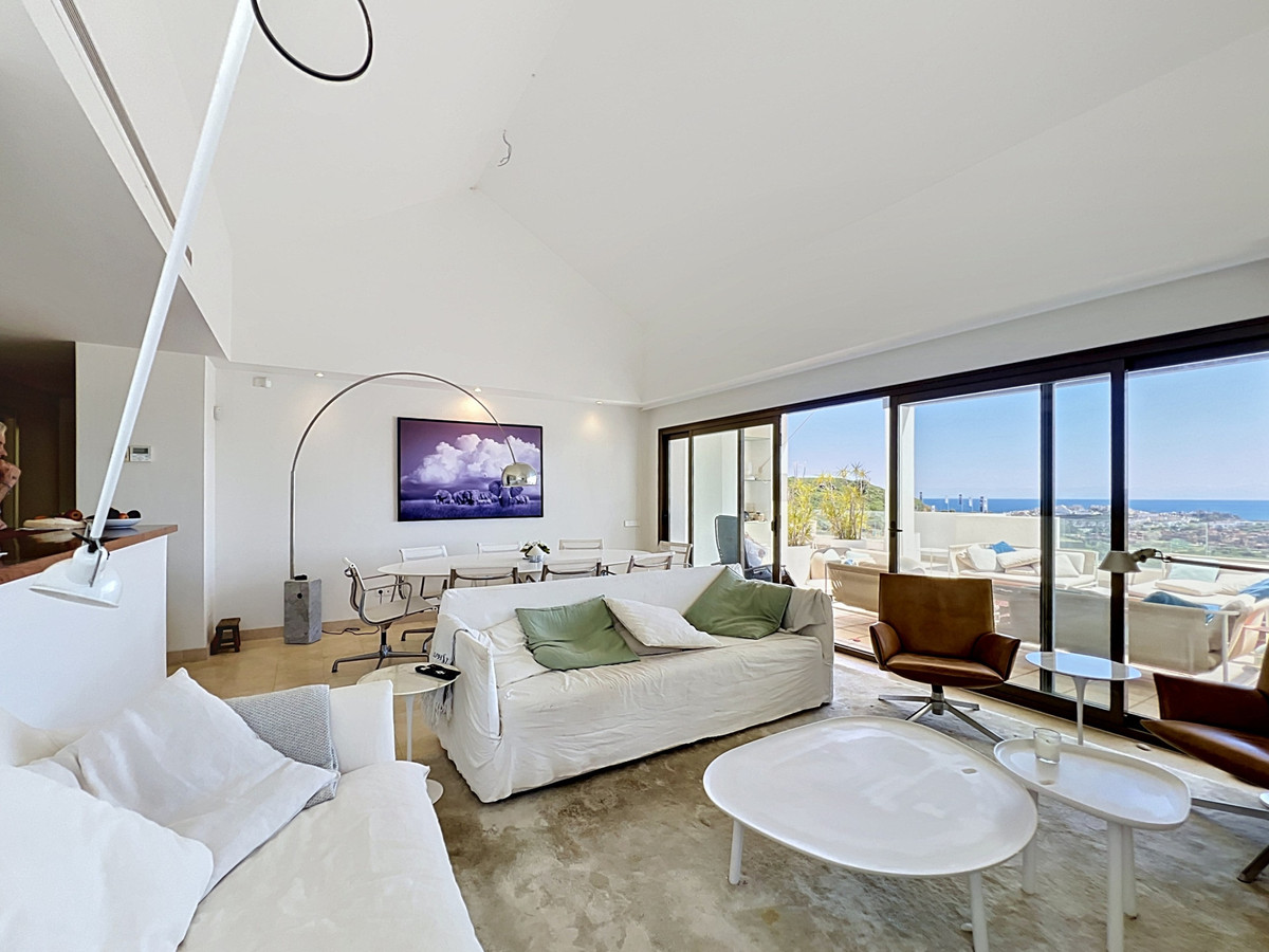 3 Bed Apartment for sale in Casares Costa Del Sol, Málaga, Spain