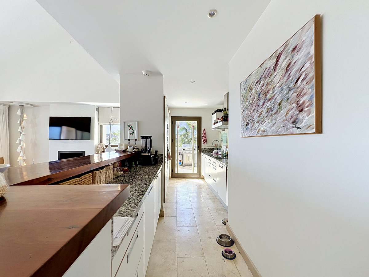 3 Bed Apartment for sale in Casares Costa Del Sol, Málaga, Spain