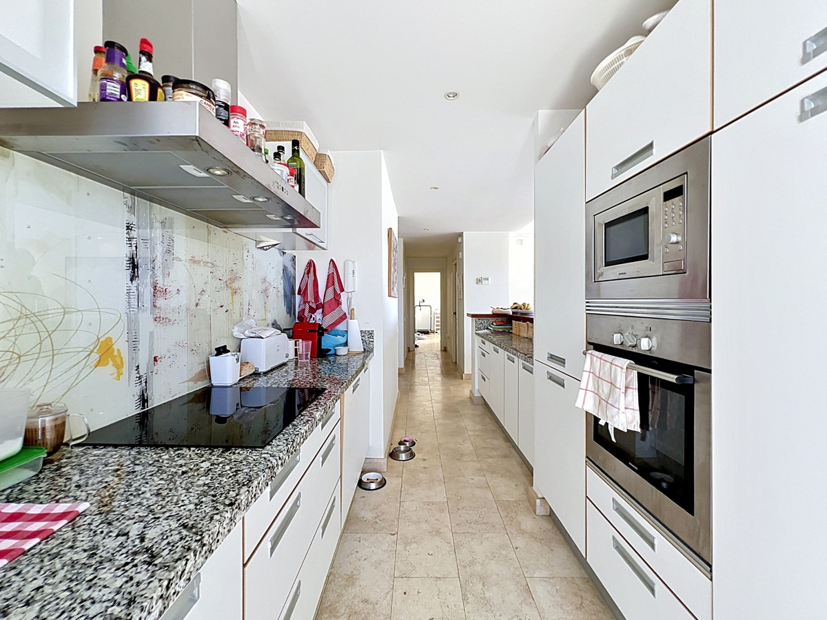 3 Bed Apartment for sale in Casares Costa Del Sol, Málaga, Spain