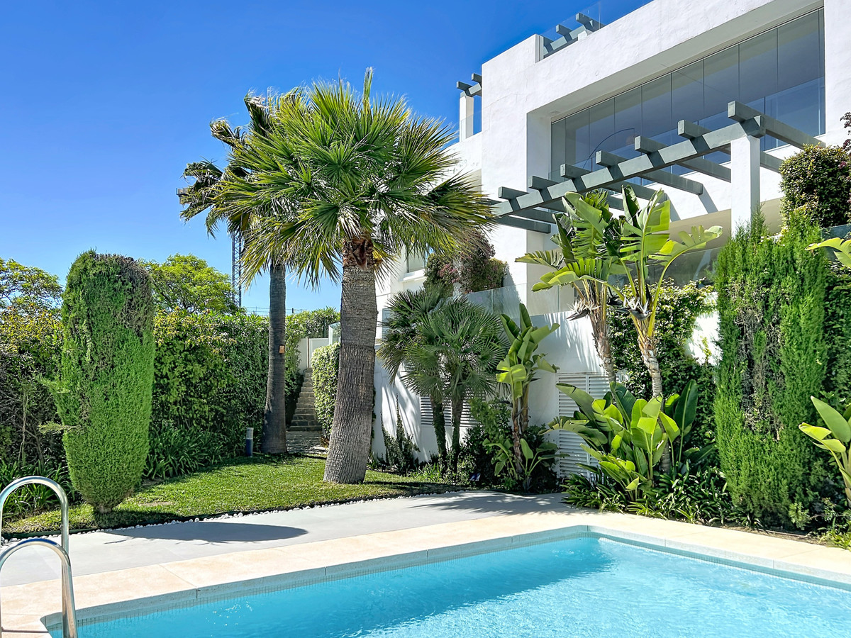 3 Bed Apartment for sale in Casares Costa Del Sol, Málaga, Spain