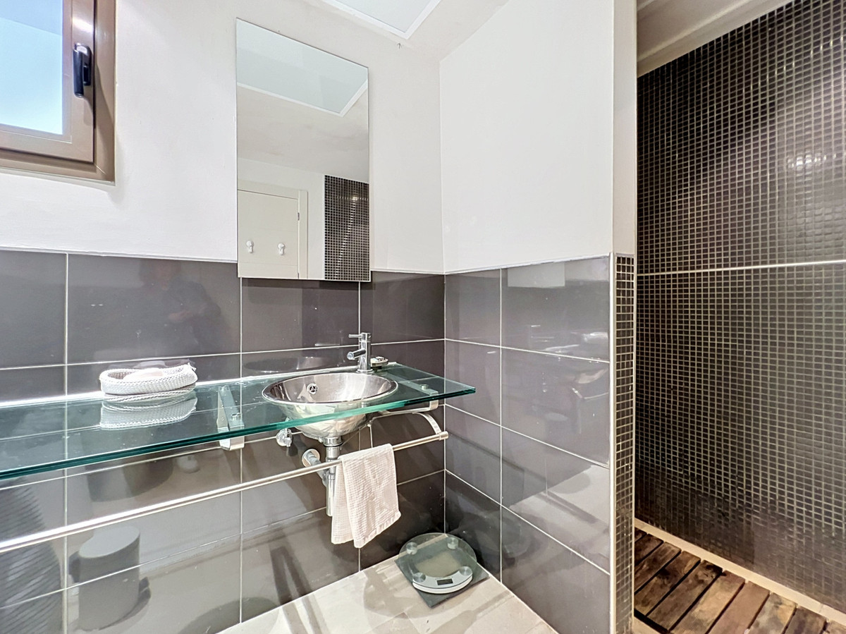 3 Bed Apartment for sale in Casares Costa Del Sol, Málaga, Spain