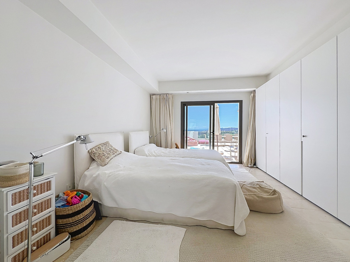3 Bed Apartment for sale in Casares Costa Del Sol, Málaga, Spain