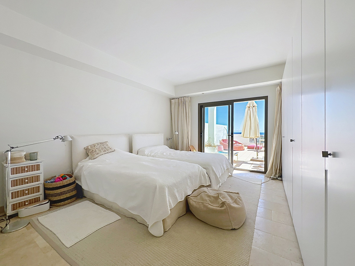 3 Bed Apartment for sale in Casares Costa Del Sol, Málaga, Spain